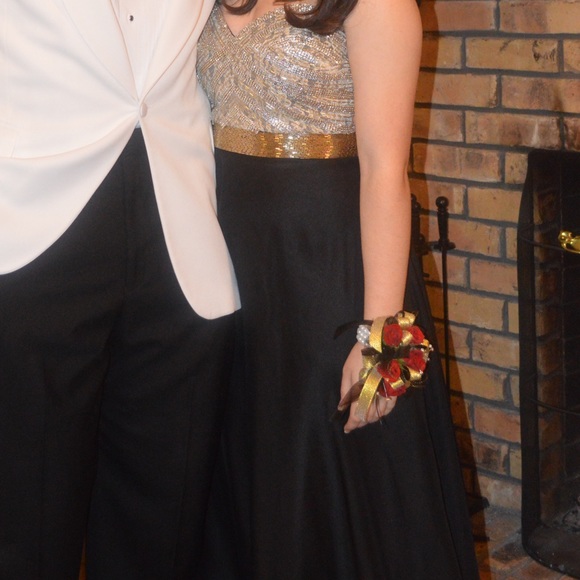 Black and gold beaded top prom dress - Picture 3 of 3